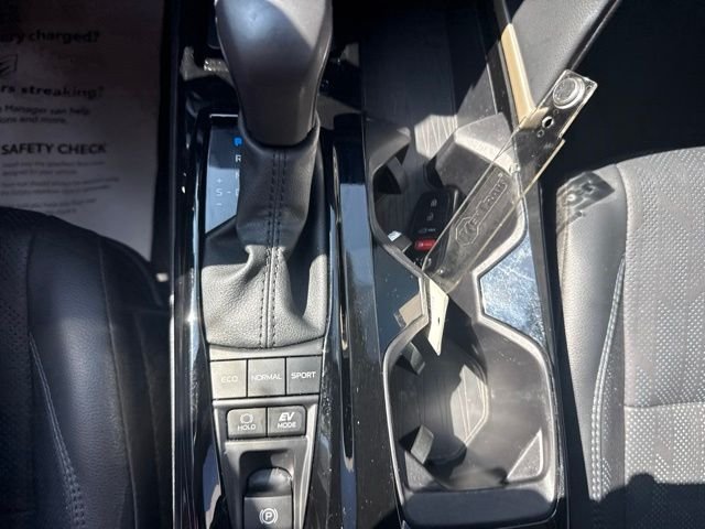 Used 2025  Toyota XSE image 37