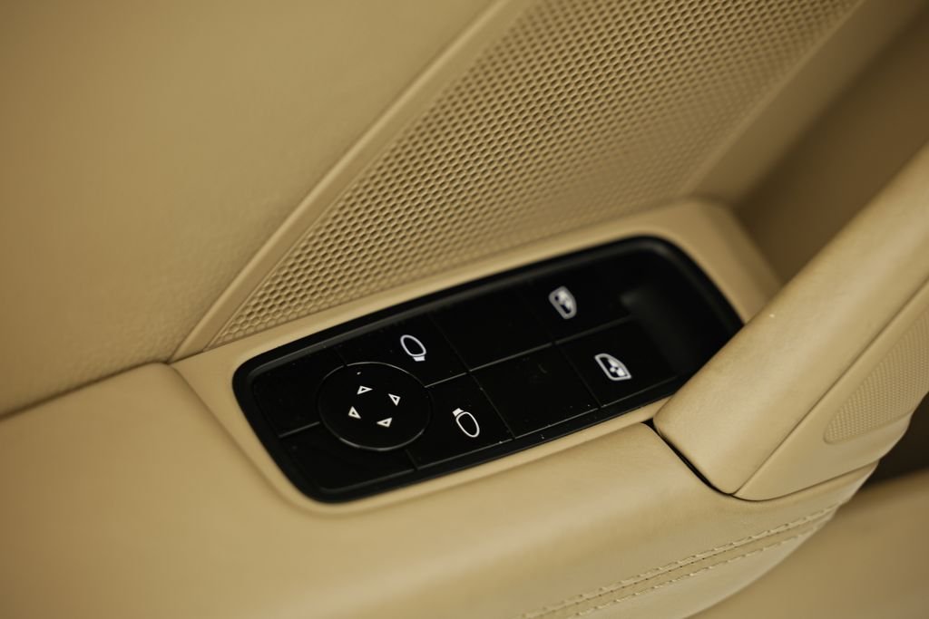 Used 2020 White Porsche Carrera 4S image 23