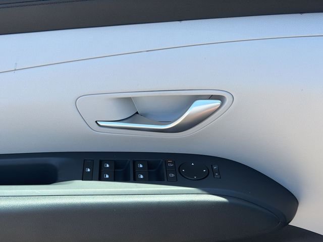 New 2026 White Hyundai SEL Plus AWD image 43