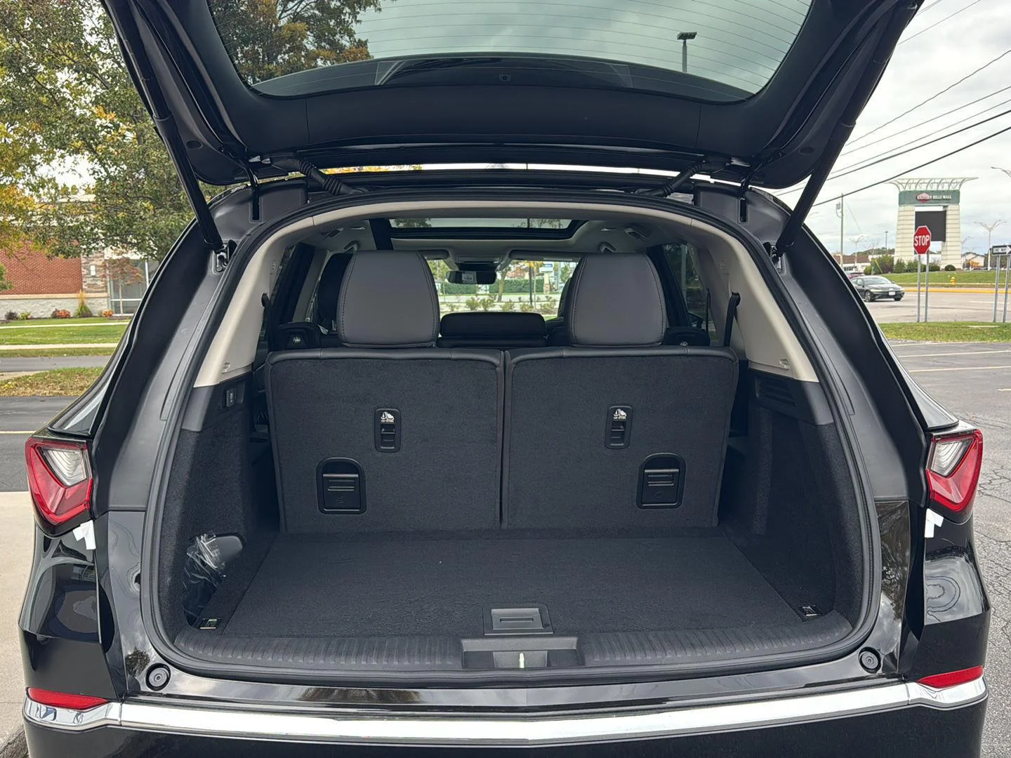 New 2026 Majestic Black Pearl Acura SH-AWD image 9