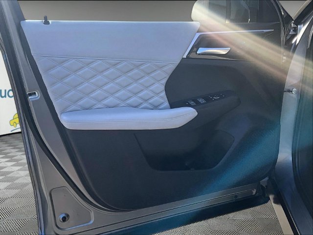 Used 2022 Gray Mitsubishi SEL image 18