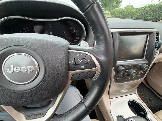Used 2015 Beige Jeep Limited image 19
