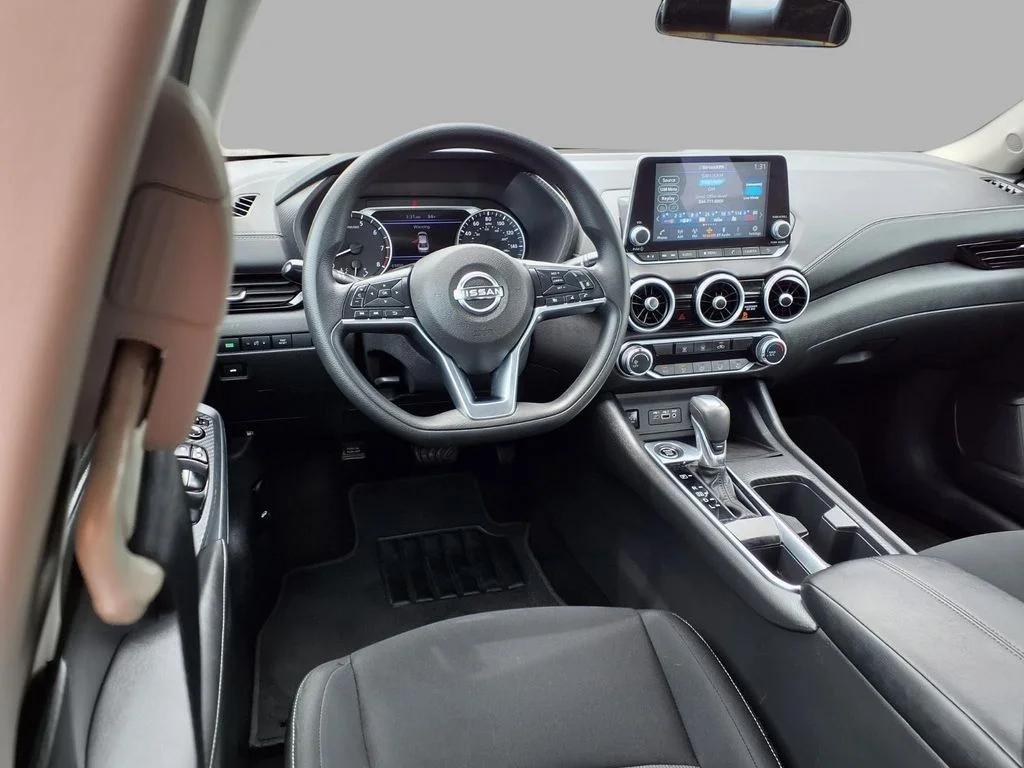 Used 2024 Gray Nissan SV image 4