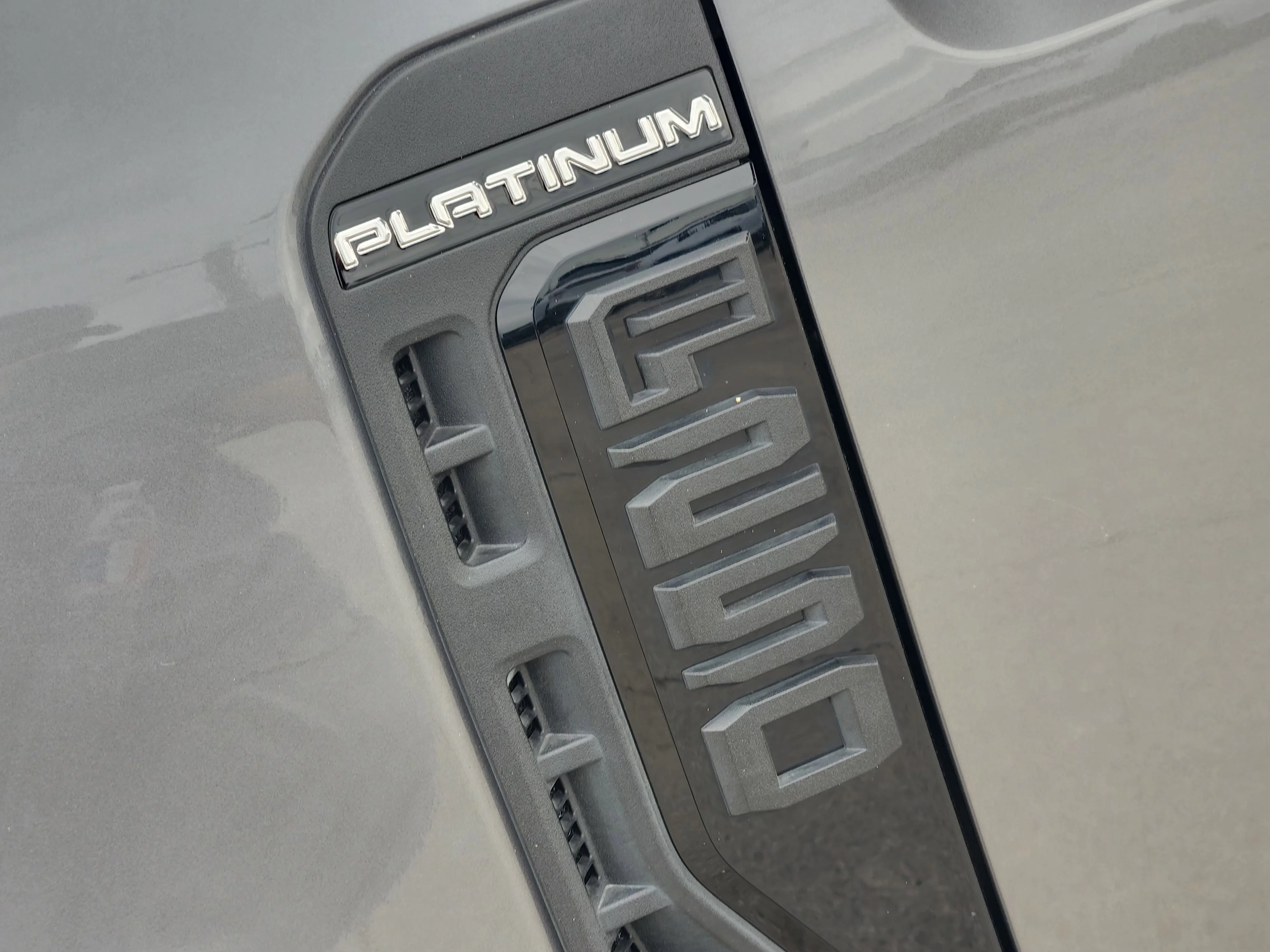 Used 2025  Ford Platinum image 12