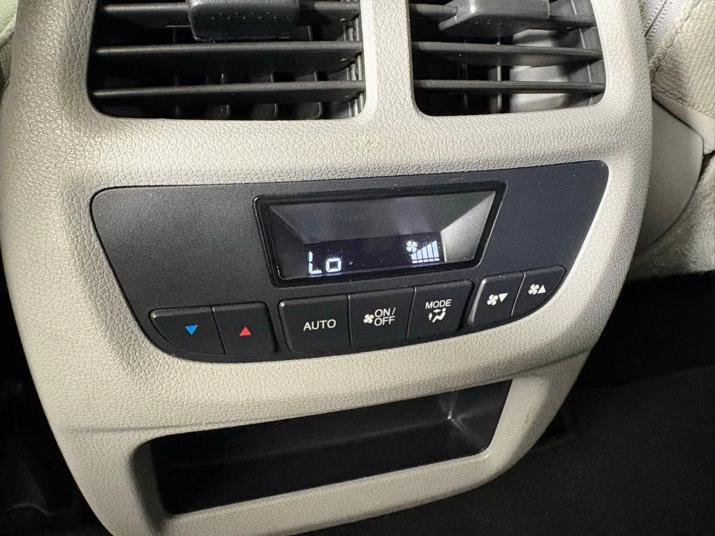 Used 2017 Silver Honda EX image 36
