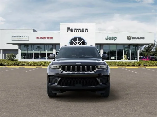 New 2026 Diamond Black Crystal Pearl-Coat Exterior Paint Jeep Laredo X image 32