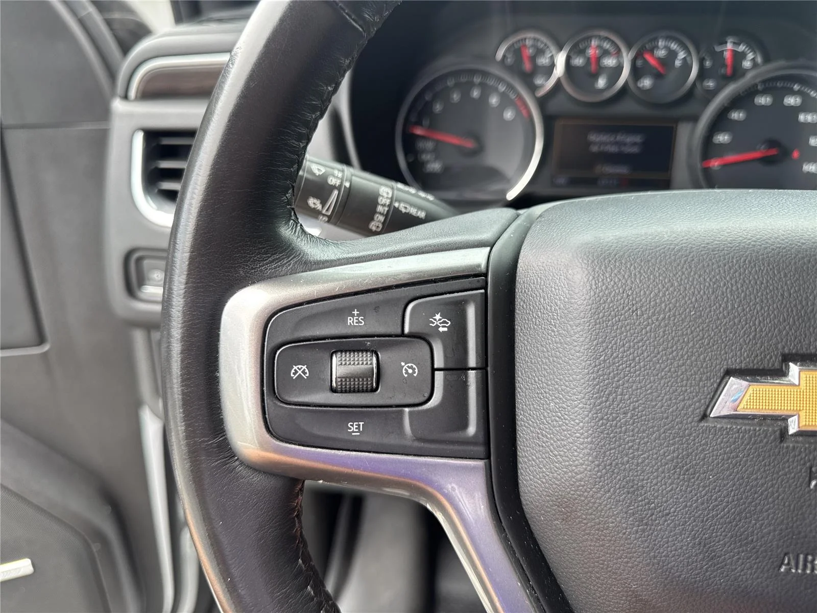Used 2021 SUMMIT WHITE Chevrolet LT image 23