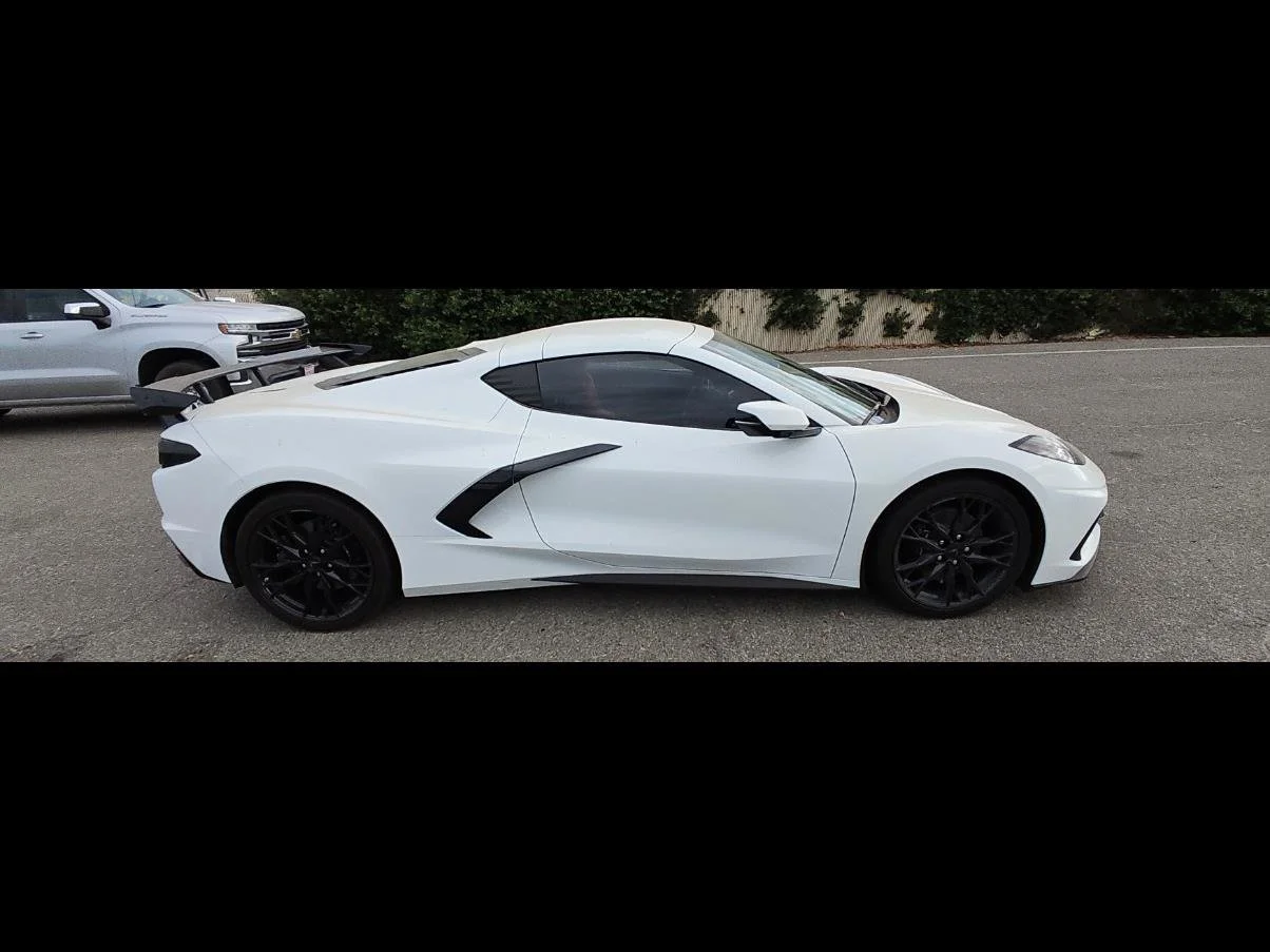 Used 2024 Arctic White Chevrolet 1LT image 19