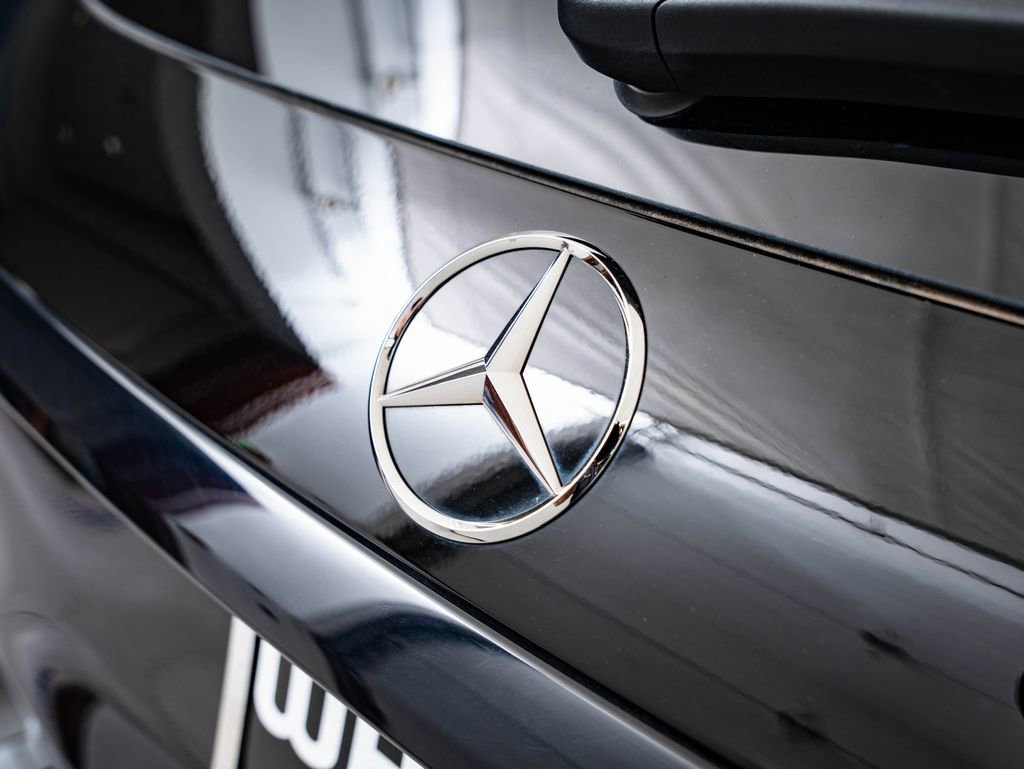 Certified Used 2025 Black Mercedes-Benz GLC 300 image 18