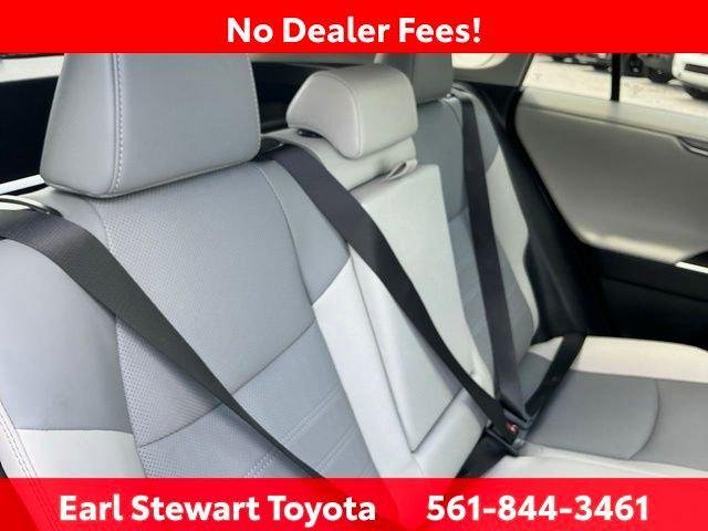 Certified Used 2024 WIND CHILL PEARL Toyota  image 31