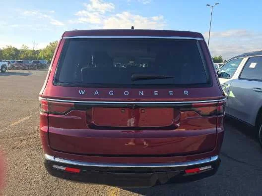 Used 2024 Velvet Red Pearlcoat Jeep  image 5