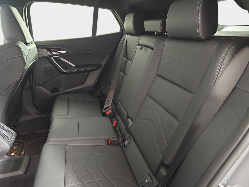 2026 BMW X2 28i - Photo 14