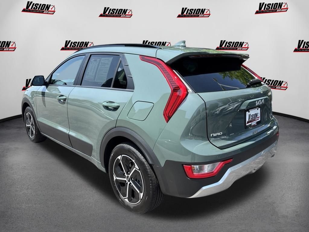 Used 2025 Green Kia EX image 8