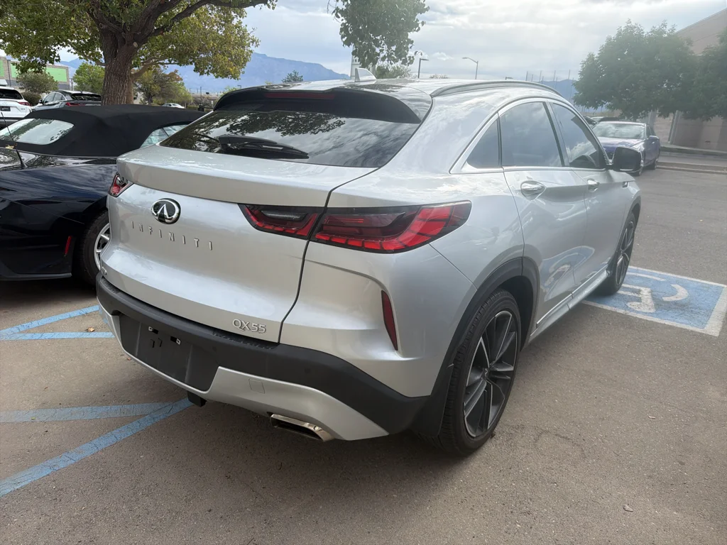 Used 2022 Liquid Platinum INFINITI ESSENTIAL image 4
