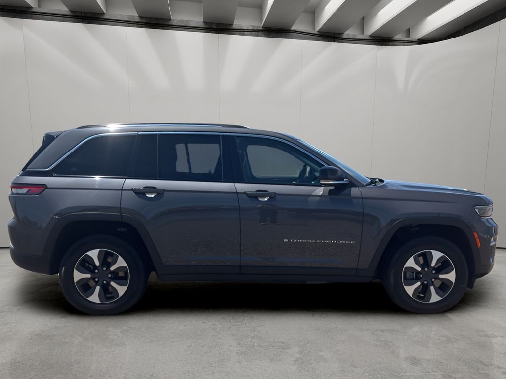 Used 2022 Baltic Gray Metallic Clearcoat Jeep 4xe image 6