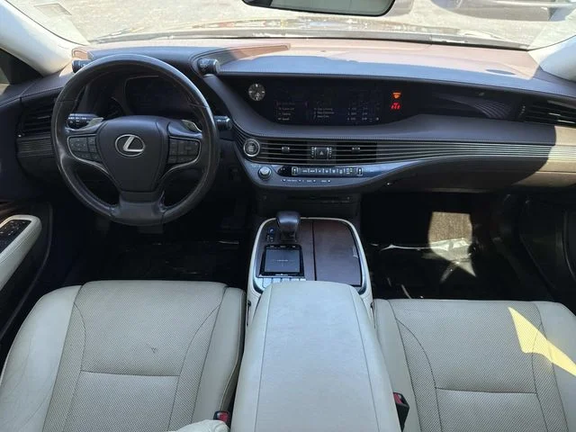 Used 2019  Lexus 500 Base image 18