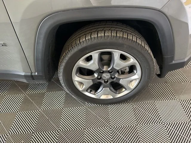 Used 2021 Sting-Gray Clearcoat Jeep Limited image 38