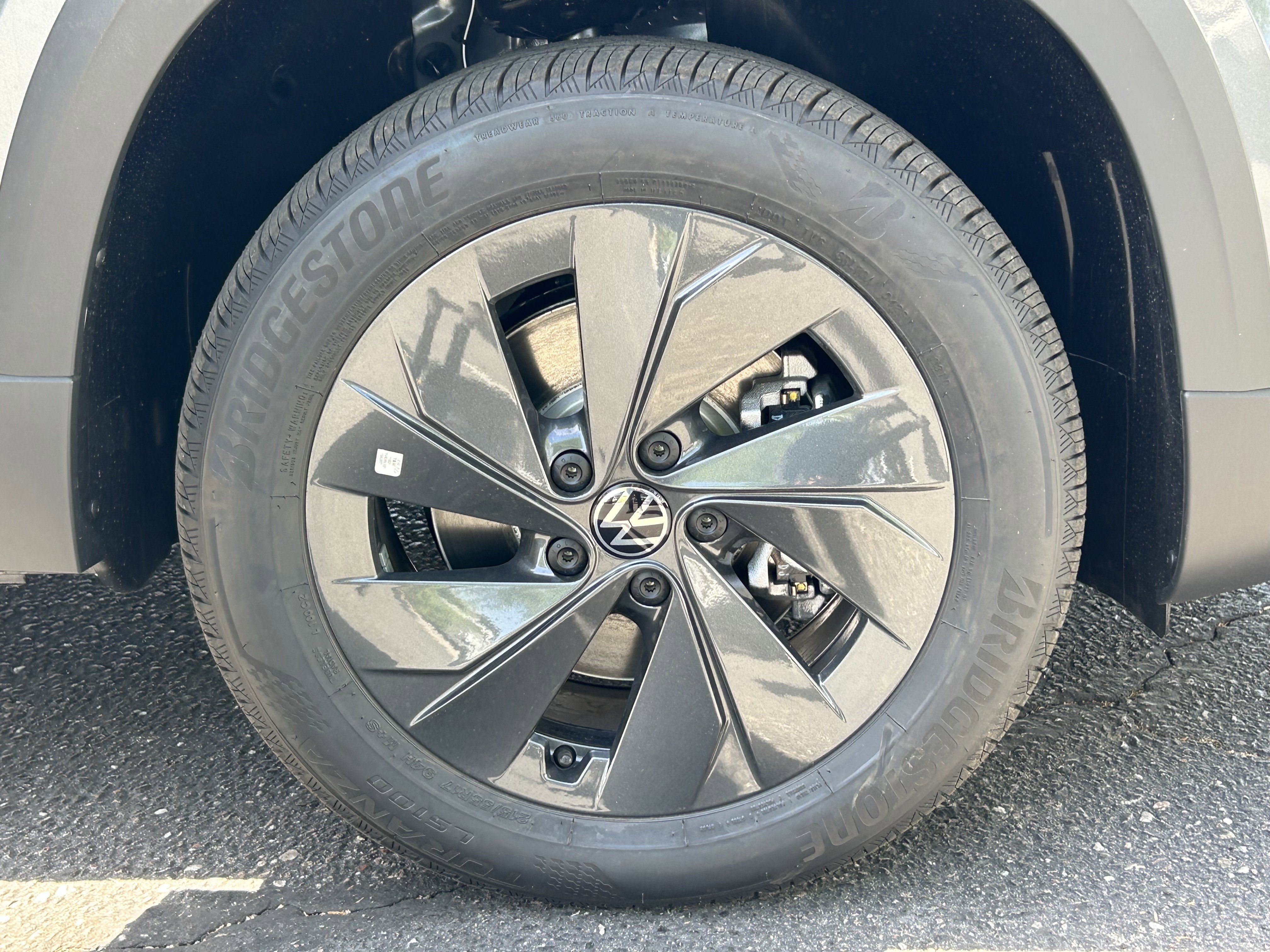 New 2026 Platinum Gray Metallic Volkswagen S image 5