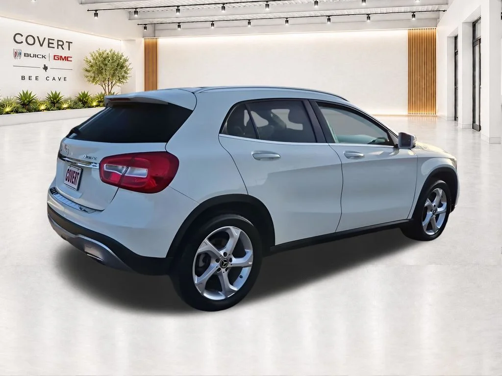 Used 2018 Black Mercedes-Benz GLA 250 image 10