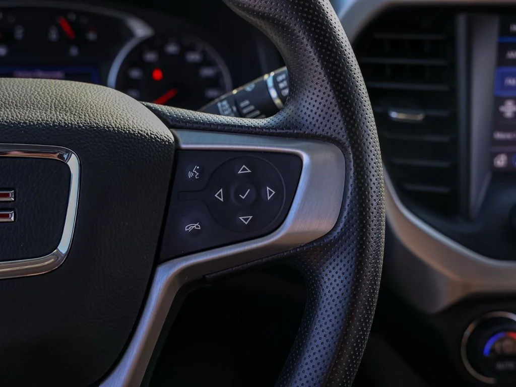 Used 2022 Gray GMC SLE image 27
