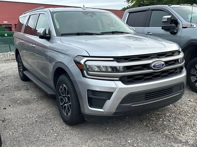Used 2024 Silver Ford XLT image 1