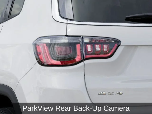 New 2026 Bright White Clear-Coat Exterior Paint Jeep Limited image 10