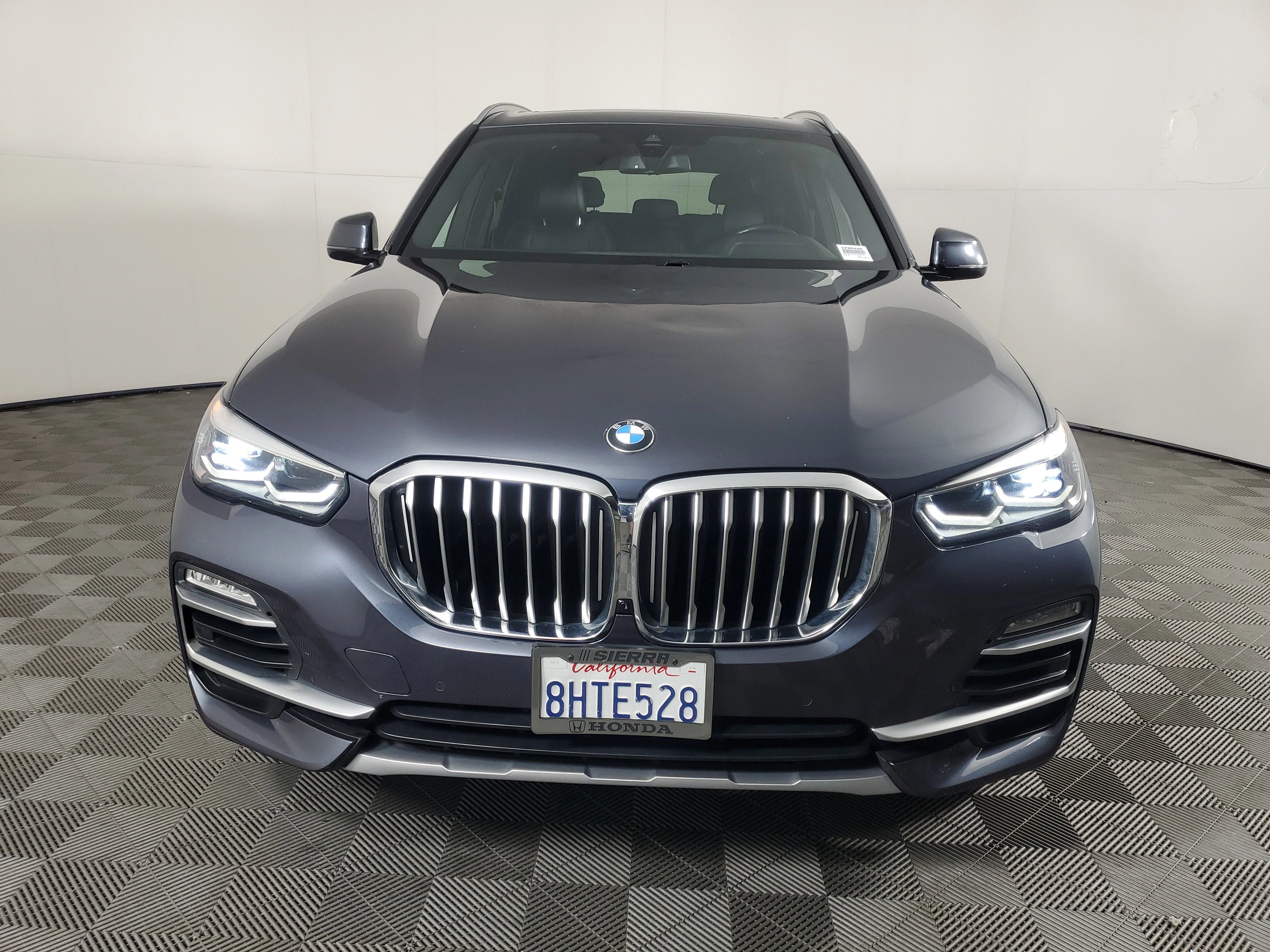 Used 2019 Arctic Gray Metallic BMW xDrive40i image 9