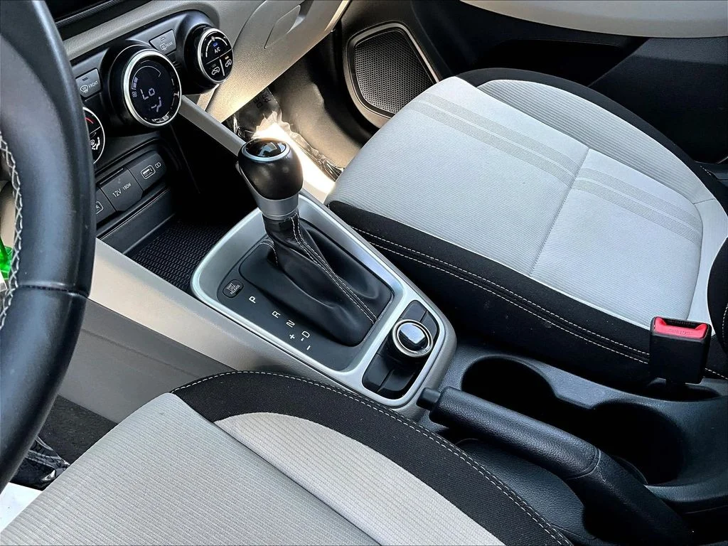 Certified Used 2022 White Hyundai SEL image 17