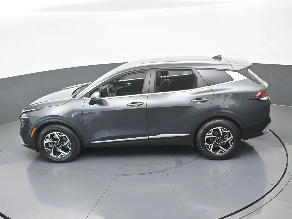 Used 2024 Gravity Gray Kia LX image 41