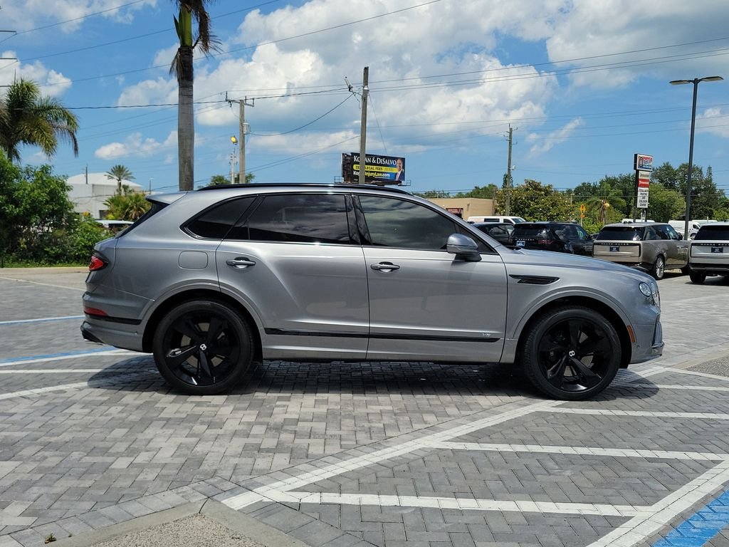 Used 2021  Bentley V8 image 6