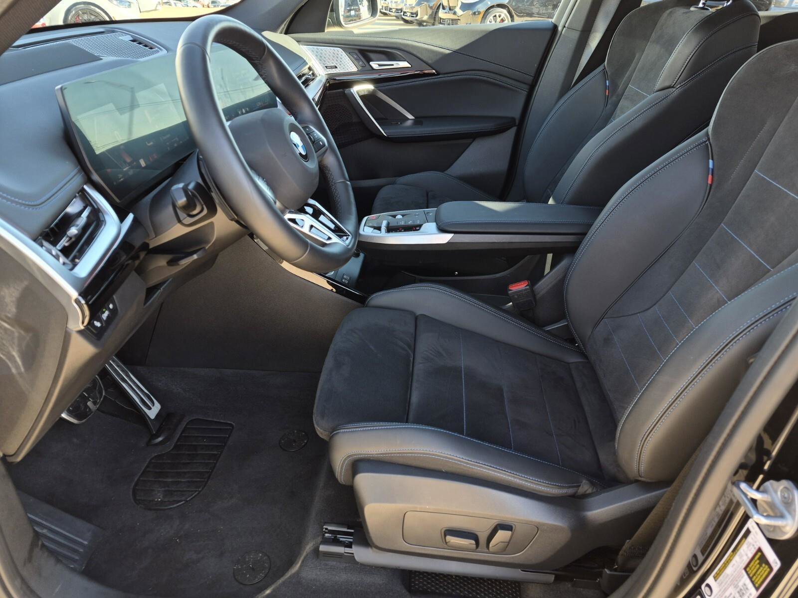 2025 BMW X1 28i - Photo 26