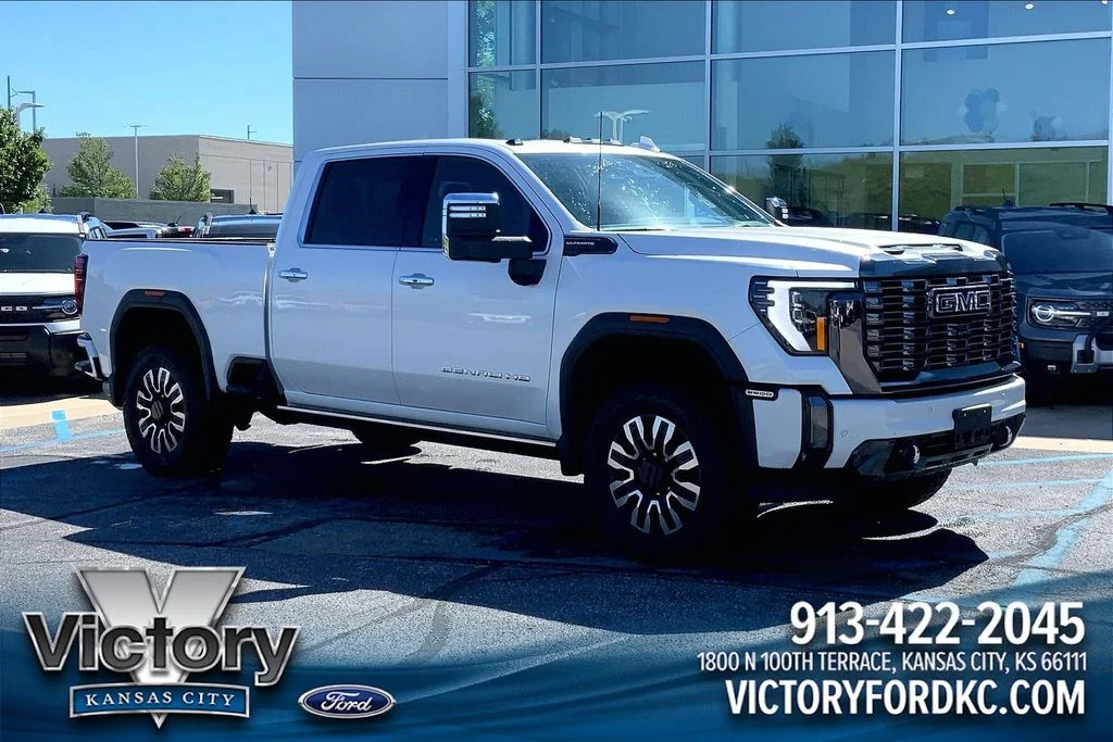 Used 2024 White GMC Denali Ultimate image 1
