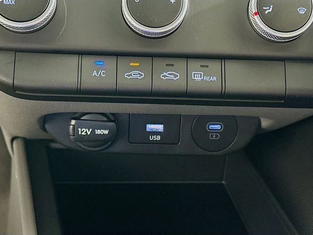 New 2026 Hyundai ELANTRA SE