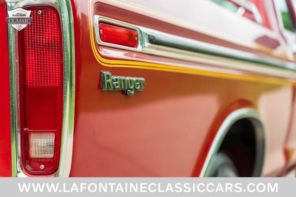 Used 1975 Red Ford  image 36