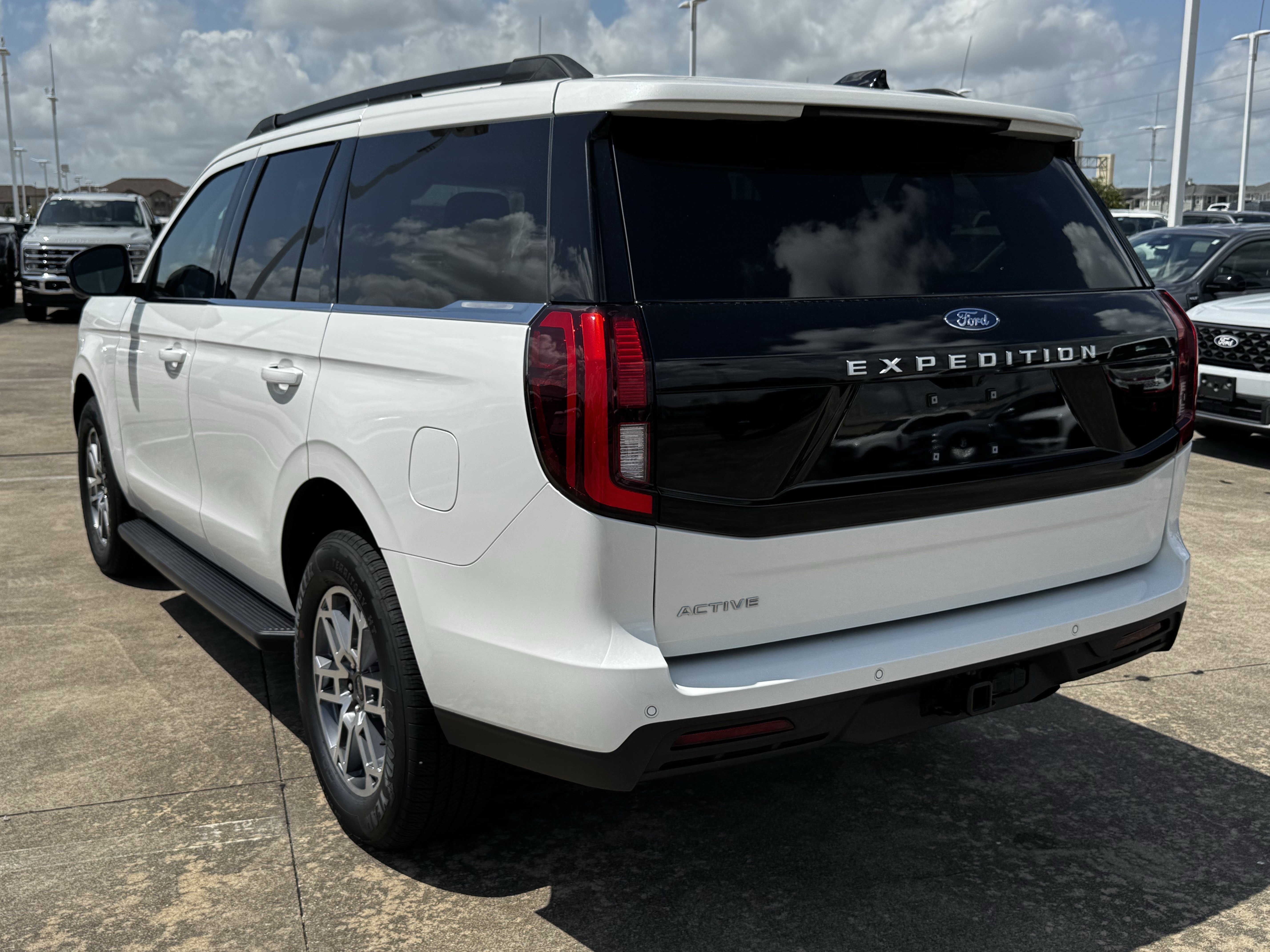 New 2026 Star White Metallic Tri-Coat Ford Active image 7