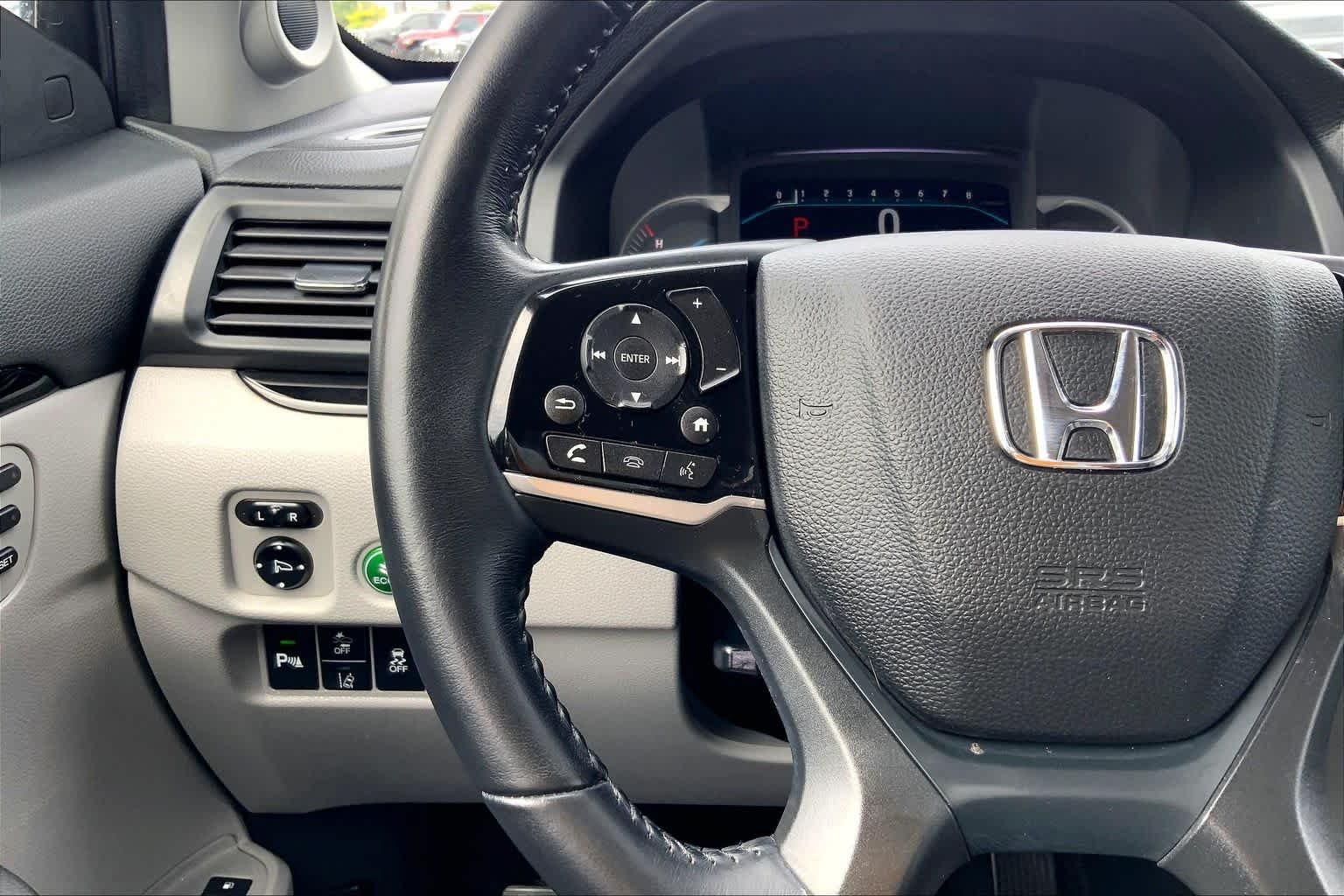 Used 2021 Modern Steel Metallic Honda Touring 7-Passenger image 24