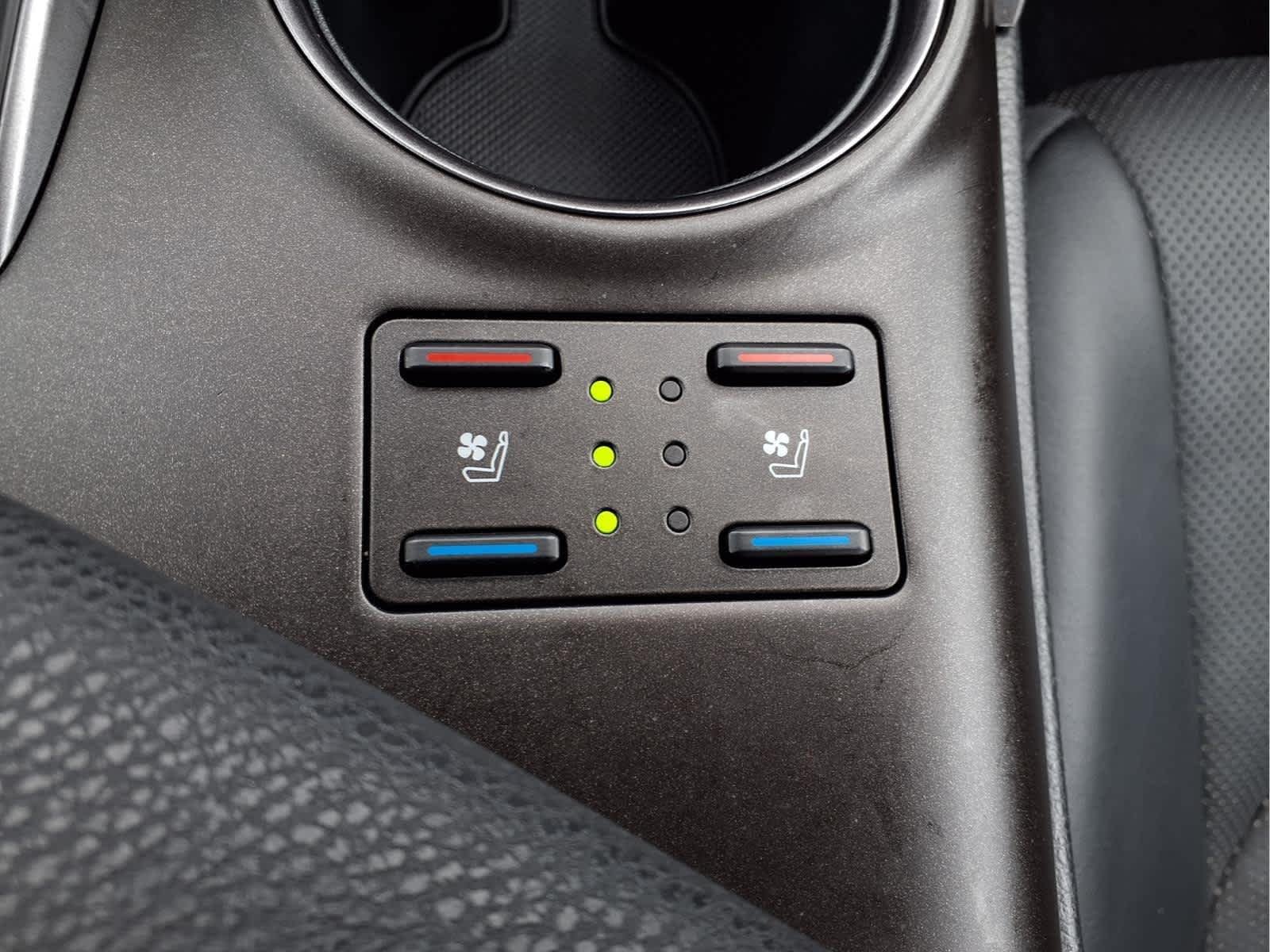 2023 Toyota Camry XSE - Photo 18