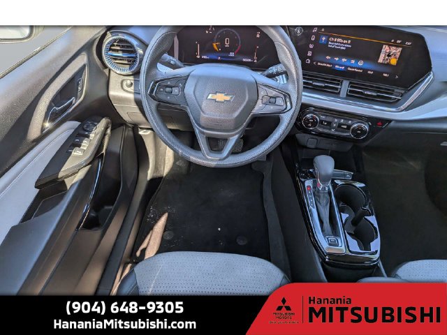 Used 2025 White Chevrolet LT image 15