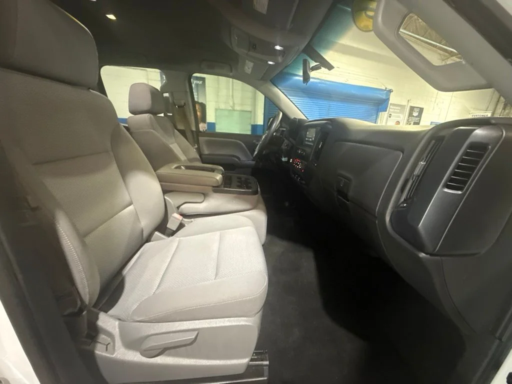Used 2016 Summit White GMC Base image 32