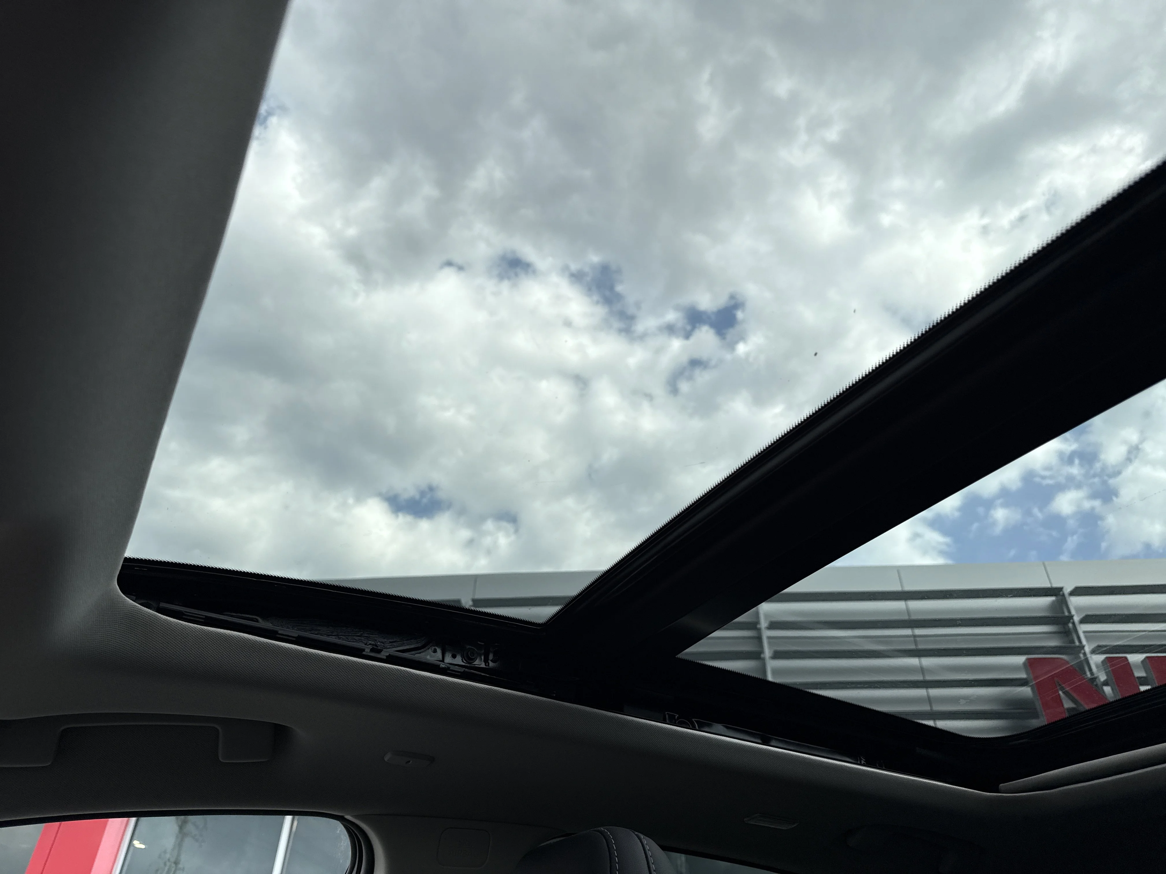 2025 Nissan Murano SL - Photo 11