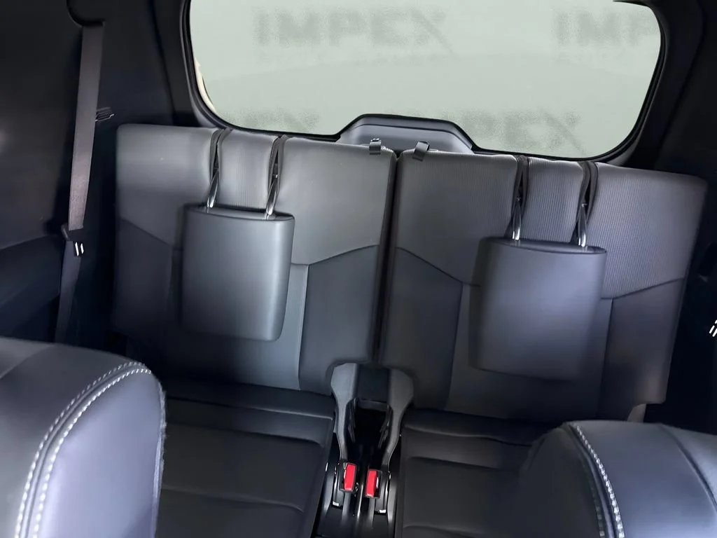 Used 2024  Lexus GX 550 Luxury image 13