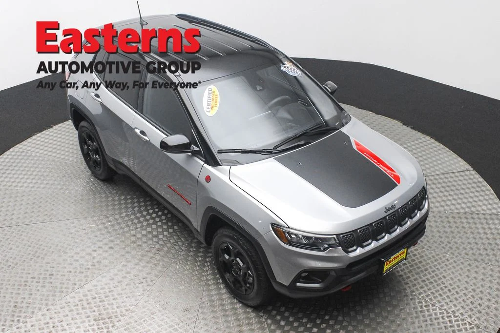 Used 2024 Gray Jeep Trailhawk image 3