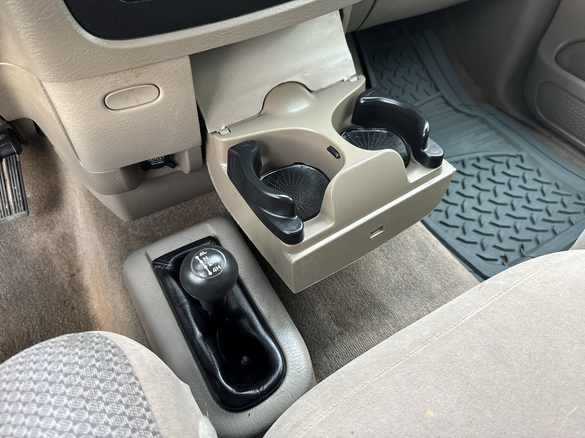 Used 2005 Gray Dodge SLT image 11