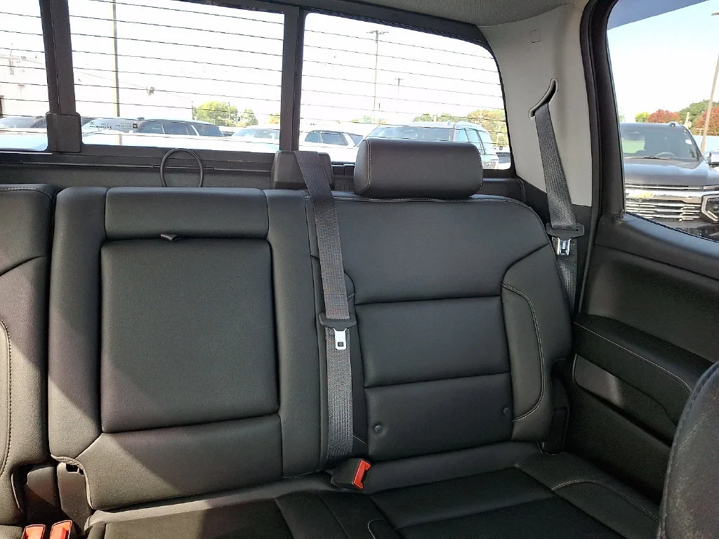 Used 2018 BLACK Chevrolet LT image 21