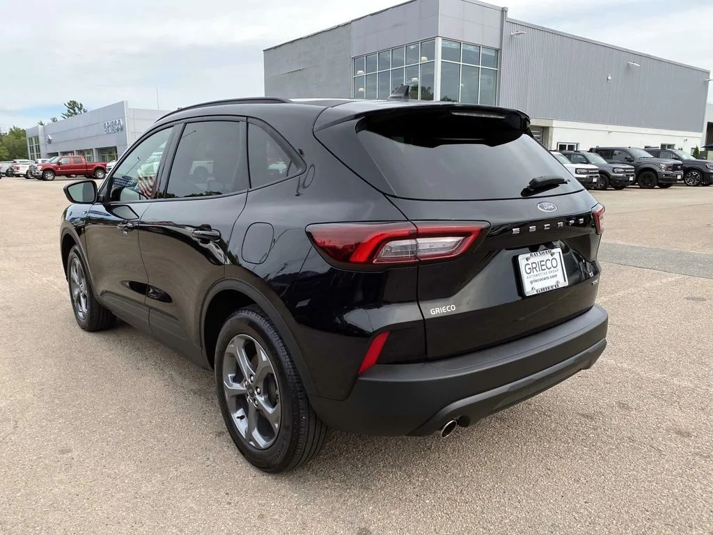 Used 2025 Black Metallic Ford ST-Line Select image 8