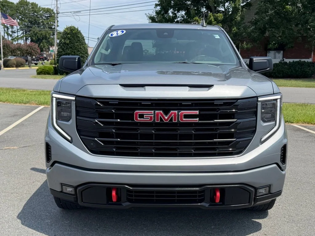 Used 2025 Silver GMC Elevation image 9