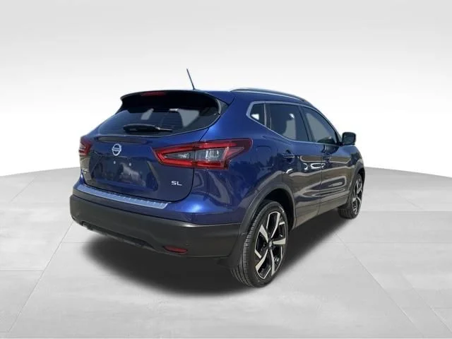 Used 2020 Blue Nissan SL image 3