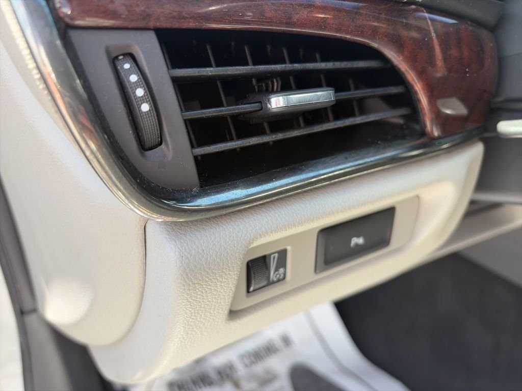 Used 2017 Silver Cadillac 2.0L Turbo Luxury image 21