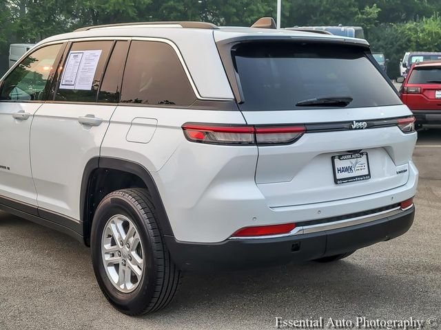 Used 2024 White Jeep Laredo image 6
