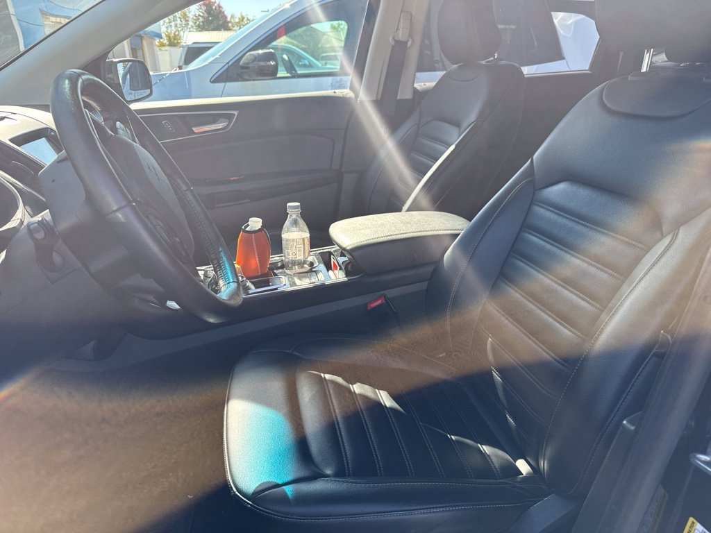Used 2019  Ford SEL image 14